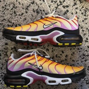 NWT Nike men’s air max plus size 9 laser orange/black-siren red